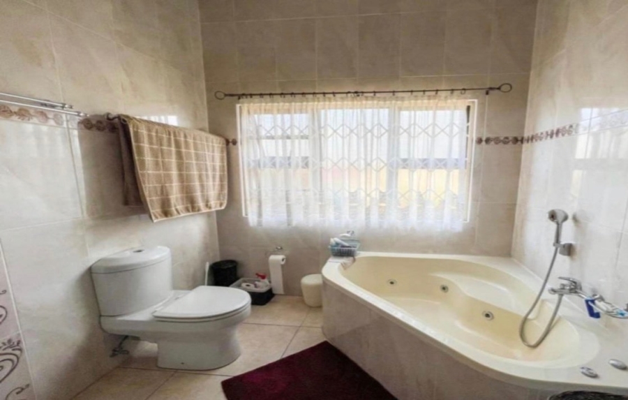 4 Bedroom Property for Sale in Kosmos North West